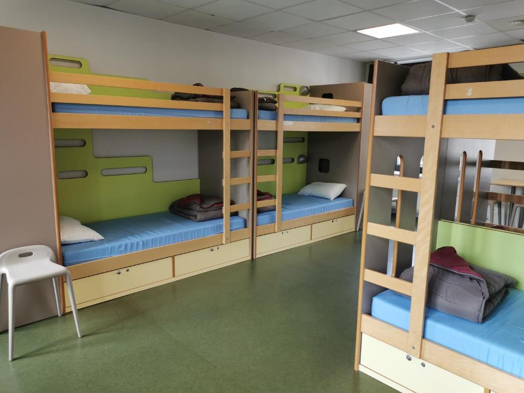 Auberge de Jeunesse HI Rouen - Bed In 6-Bed Male Dormitory – Shared Bathroom