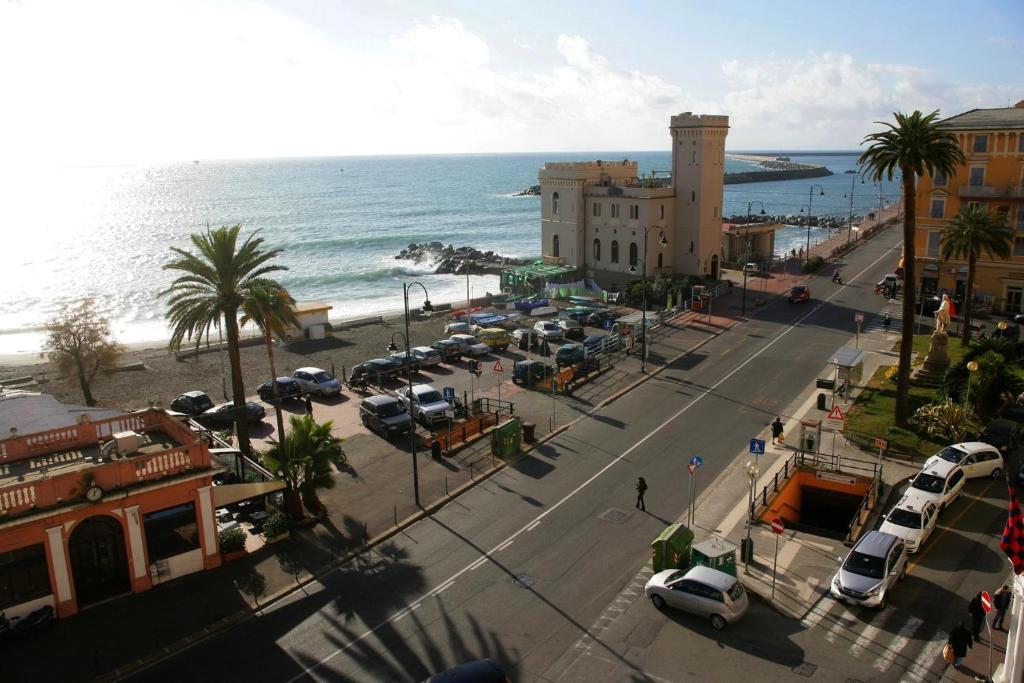 Hotel Mediterranee - Resim 13