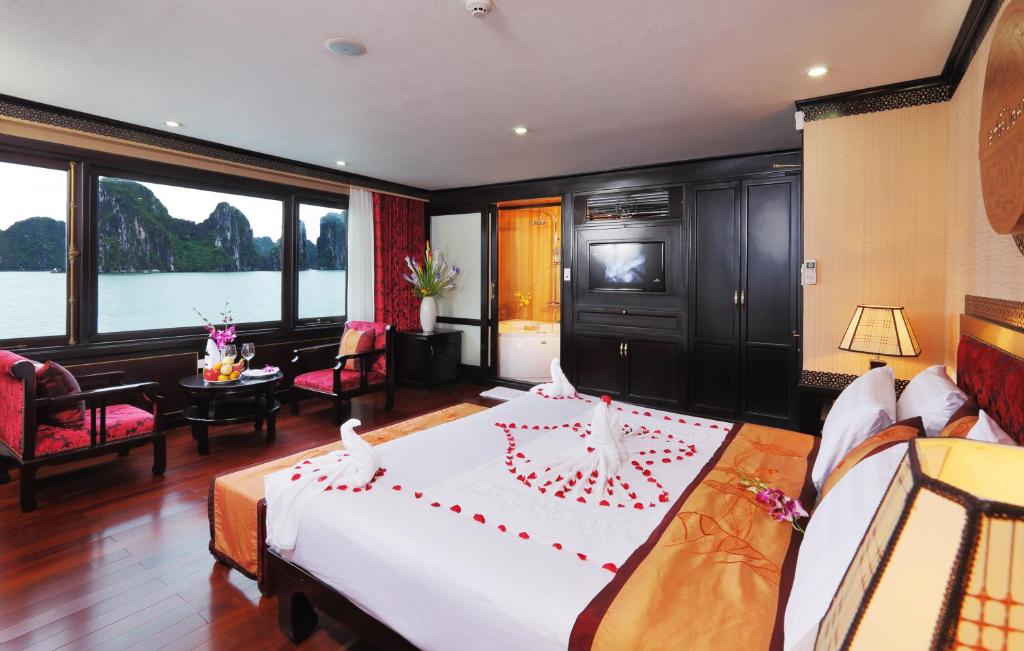 Phong cảnh thiên nhiên gần du thuyền