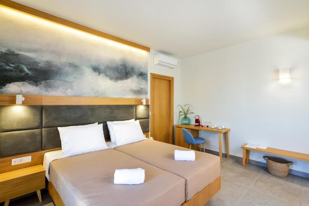 Postel nebo postele na pokoji v ubytování Elia Kalamaki Hotel