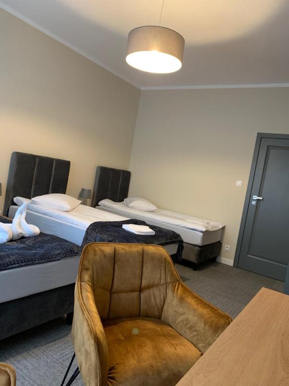 Vesna Rooms MTP - Triple Room With Private Bathroom