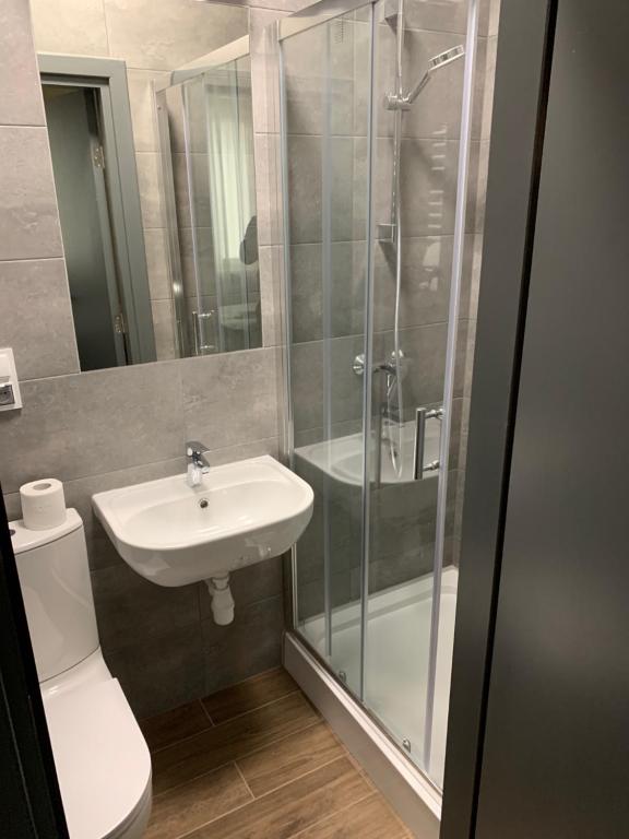 Vesna Rooms MTP - Double Room With Private Bathroom