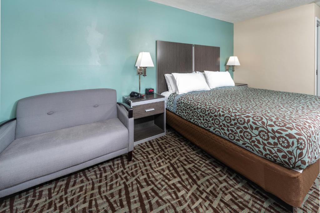 BridgePointe Inn & Suites by BPhotels, Council Bluffs, Omaha Area - Suite King