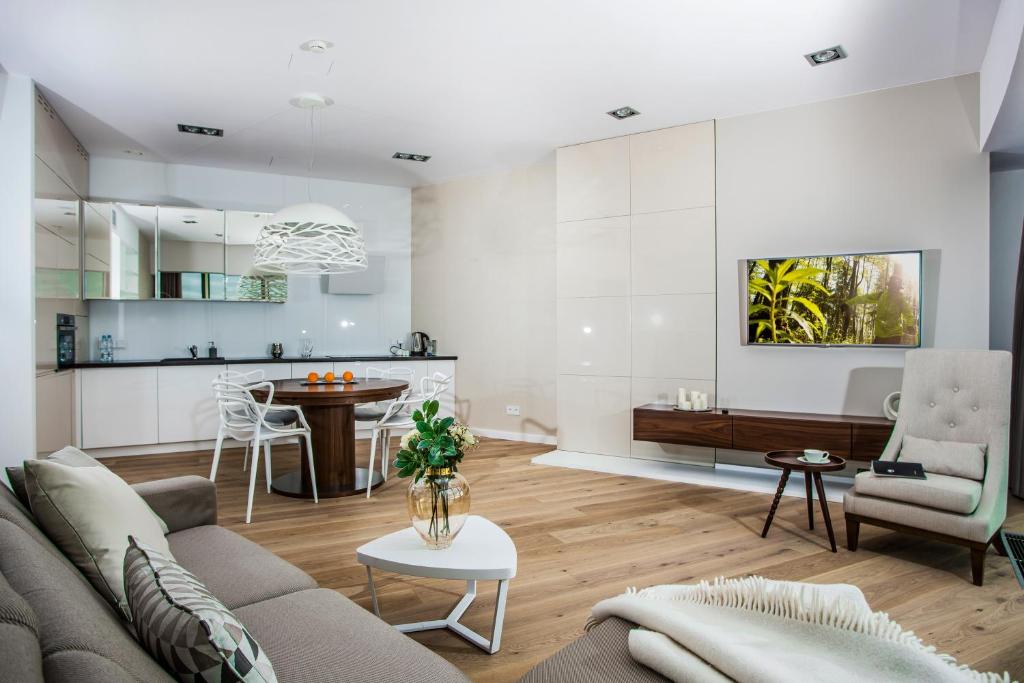 Apartamenty Sky Tower - 9