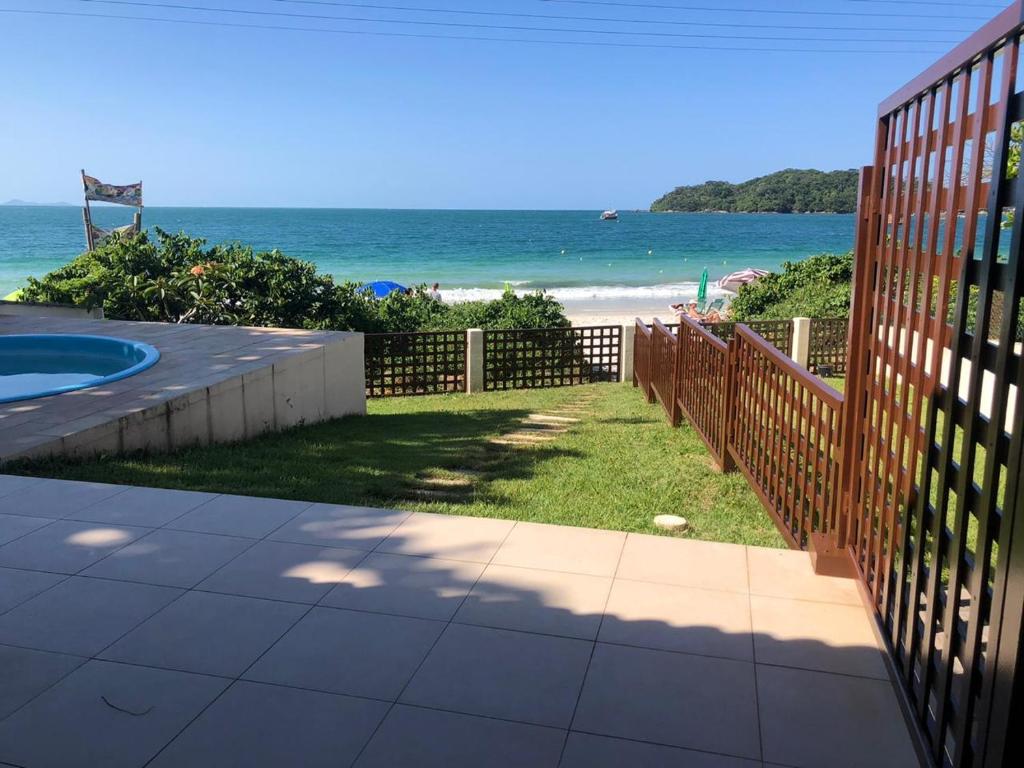  Casas Beira-mar Bombinhas