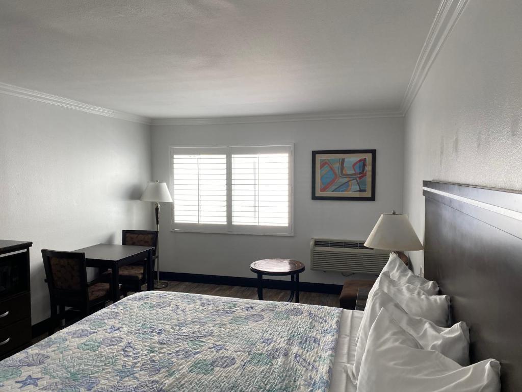 Ocean Surf Inn & Suites - Standaard Kamer Met Kingsize Bed