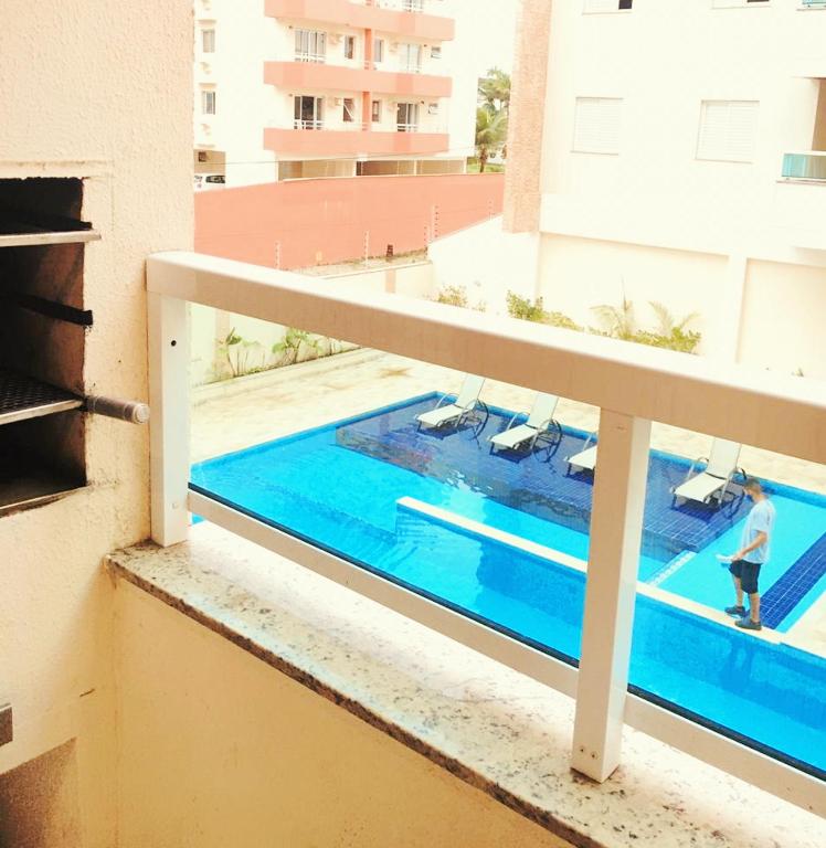  Apto na Toninhas 150m do mar