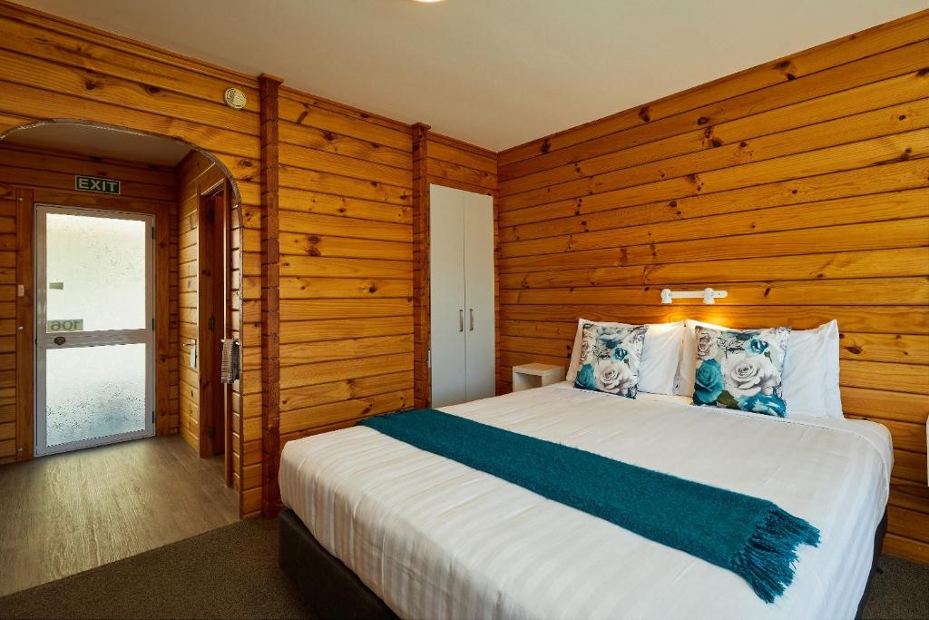 Postel nebo postele na pokoji v ubytování Panorama Motel