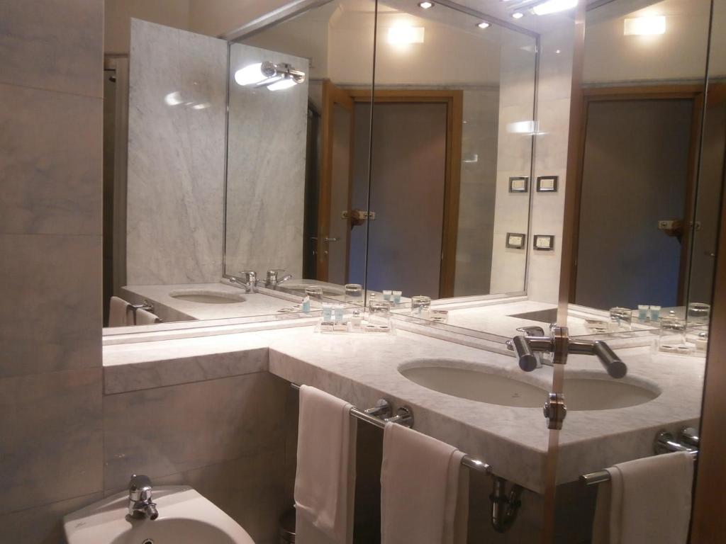 Kúpeľňa v ubytovaní Enea Hotel Aprilia