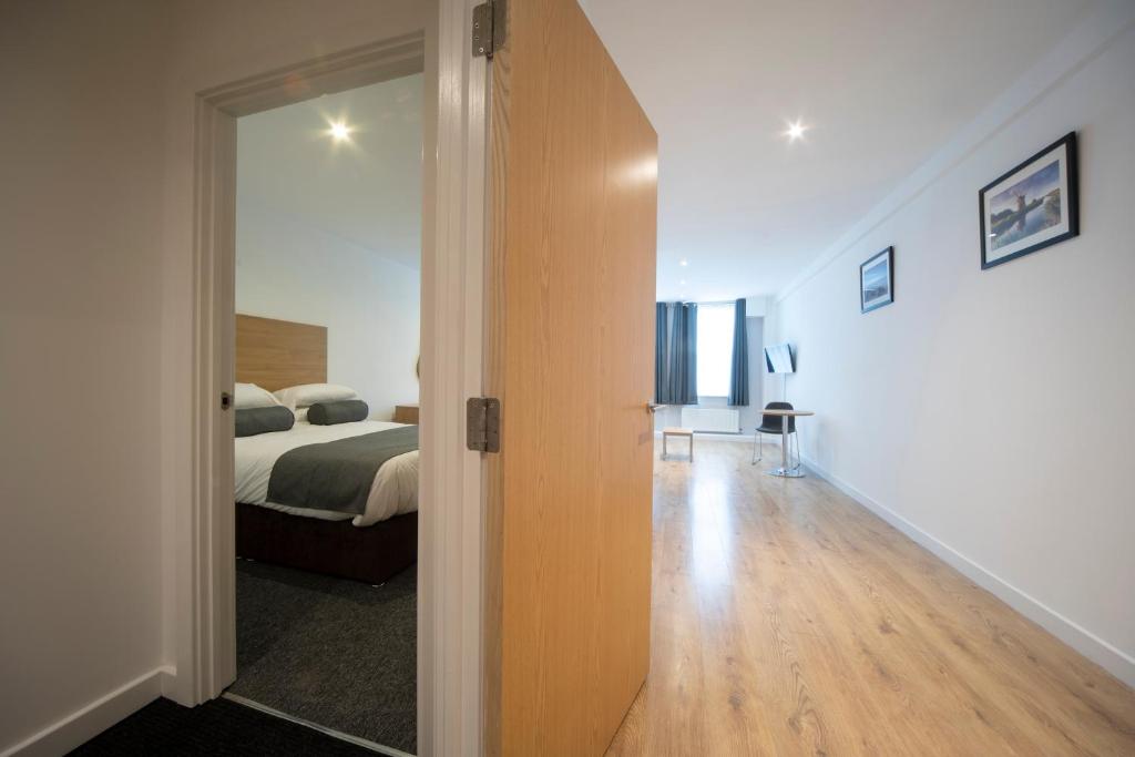 Wellington Apartments - 