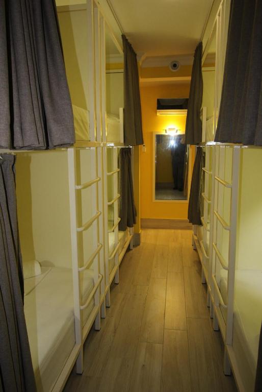 Letto o letti a castello in una camera di Hostel Jeal
