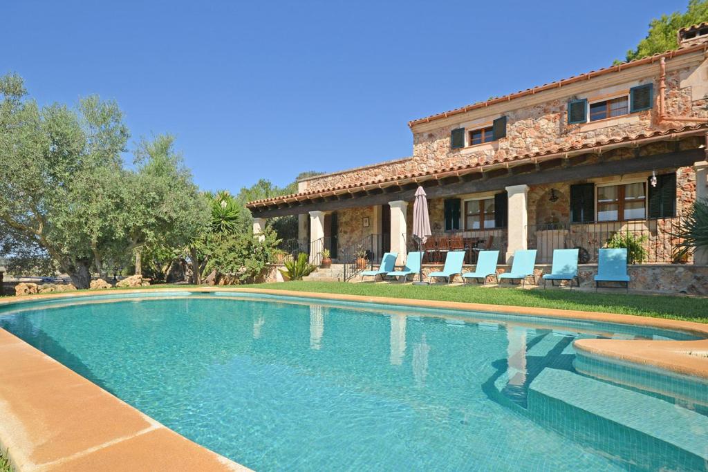 The swimming pool at or close to Cocons