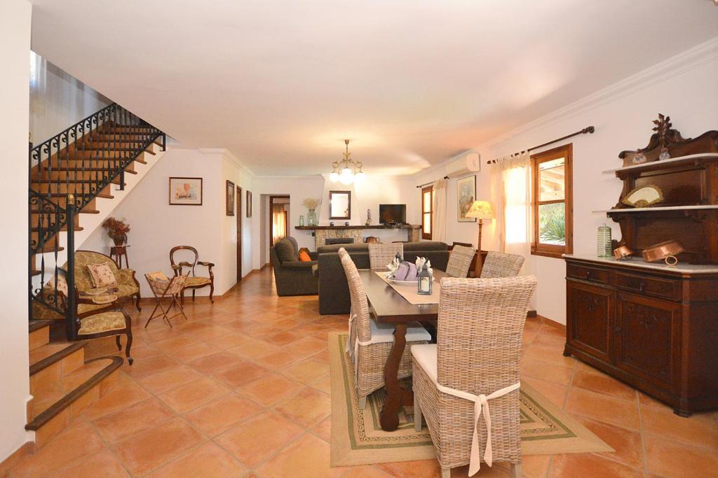 A kitchen or kitchenette at Cocons