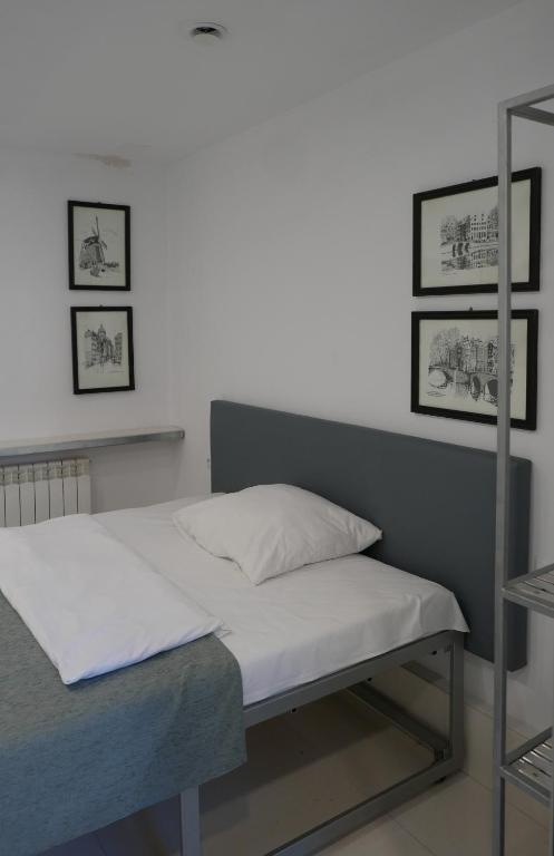 Posteľ alebo postele v izbe v ubytovaní ROOMS BYTOM