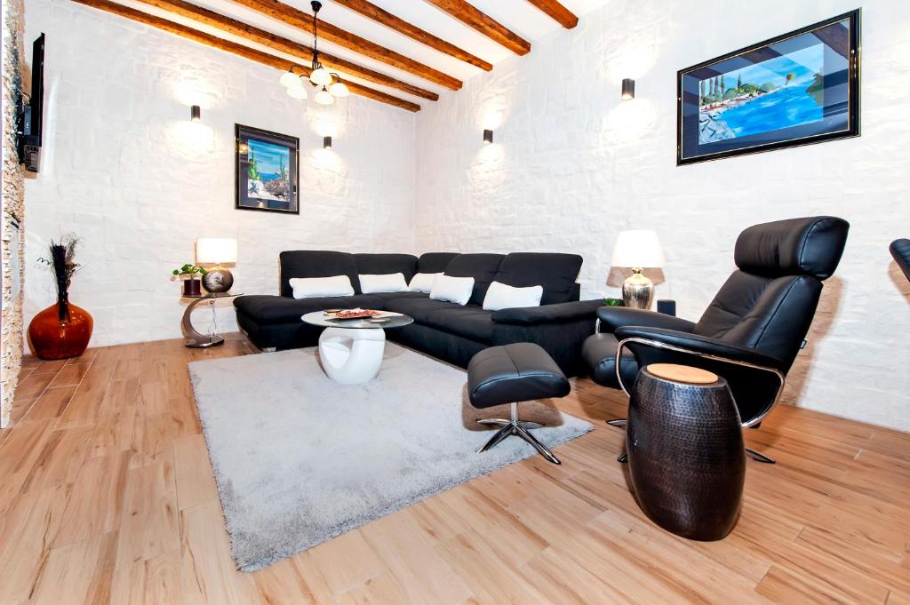 Posedenie v ubytovaní Luxury Apartment KASTELA ANTIKA
