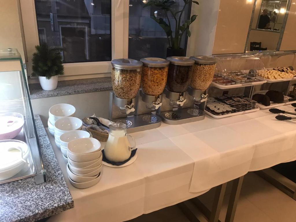 Hotel Donaustadt Kagran - at Metro U1 - Resim 17