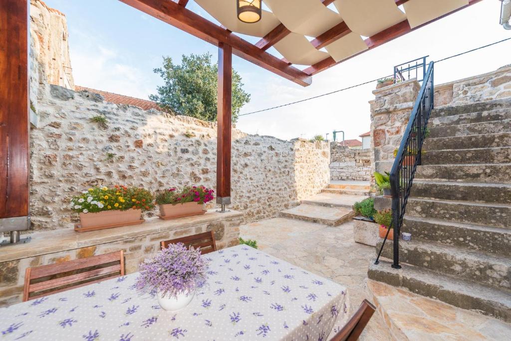 Balkón nebo terasa v ubytování Holiday Home Lipa Naša