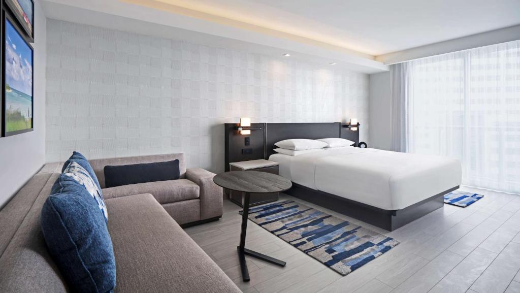Postel nebo postele na pokoji v ubytování Hyatt Centric Brickell Miami