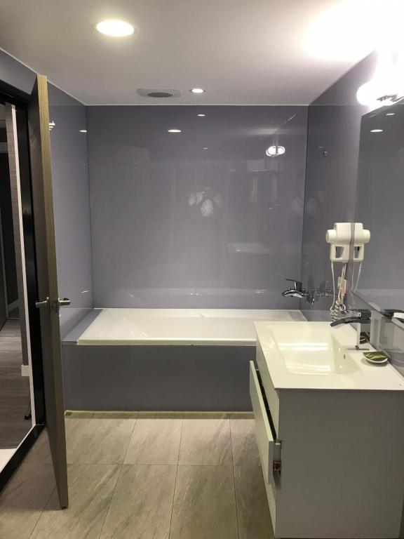 Golden Garden Hotelにあるベッド