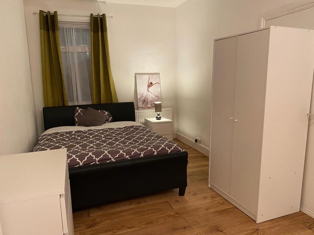 Spacious room near O2 Greenwich and Central London
