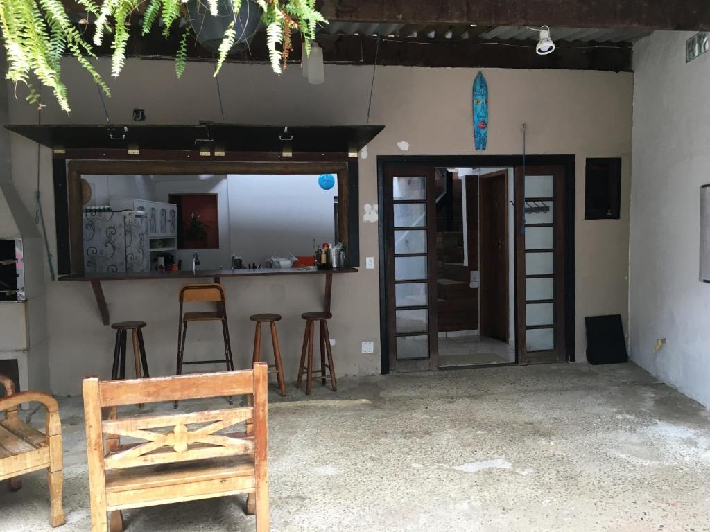  Suítes em casa de família Itamambuca