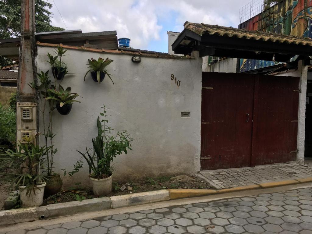  Suítes em casa de família Itamambuca