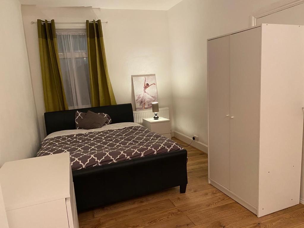 Spacious room near O2 Greenwich and Central London