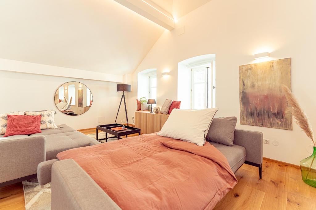 A seating area at Penthouse MaxFux direkt in der Fußgängerzone 130m2