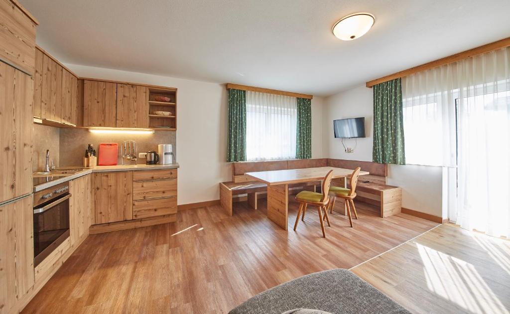 Kuchyň nebo kuchyňský kout v ubytování Appartements Christine
