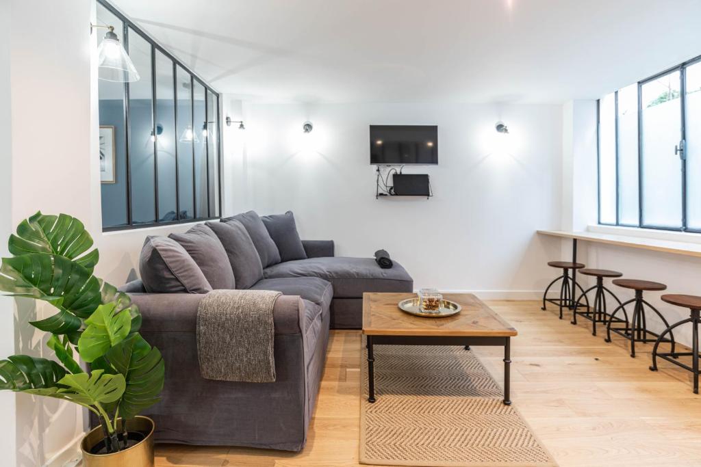 Prestigious House - 3 rooms - Montparnasse & St Germain - Two-Bedroom Apartment