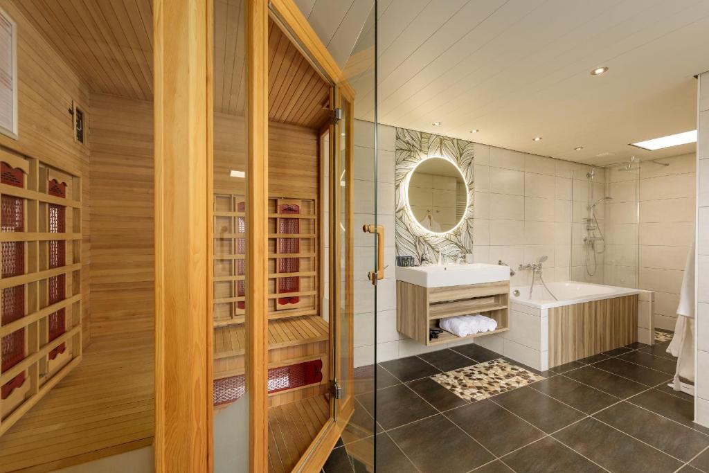 Center Parcs Heijderbos Limburg-Weeze - VIP Cottage Vernieuwd (2 Adults)