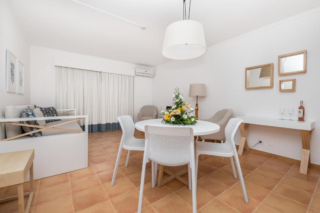 Mirachoro Praia da Rocha - One-Bedroom Suite