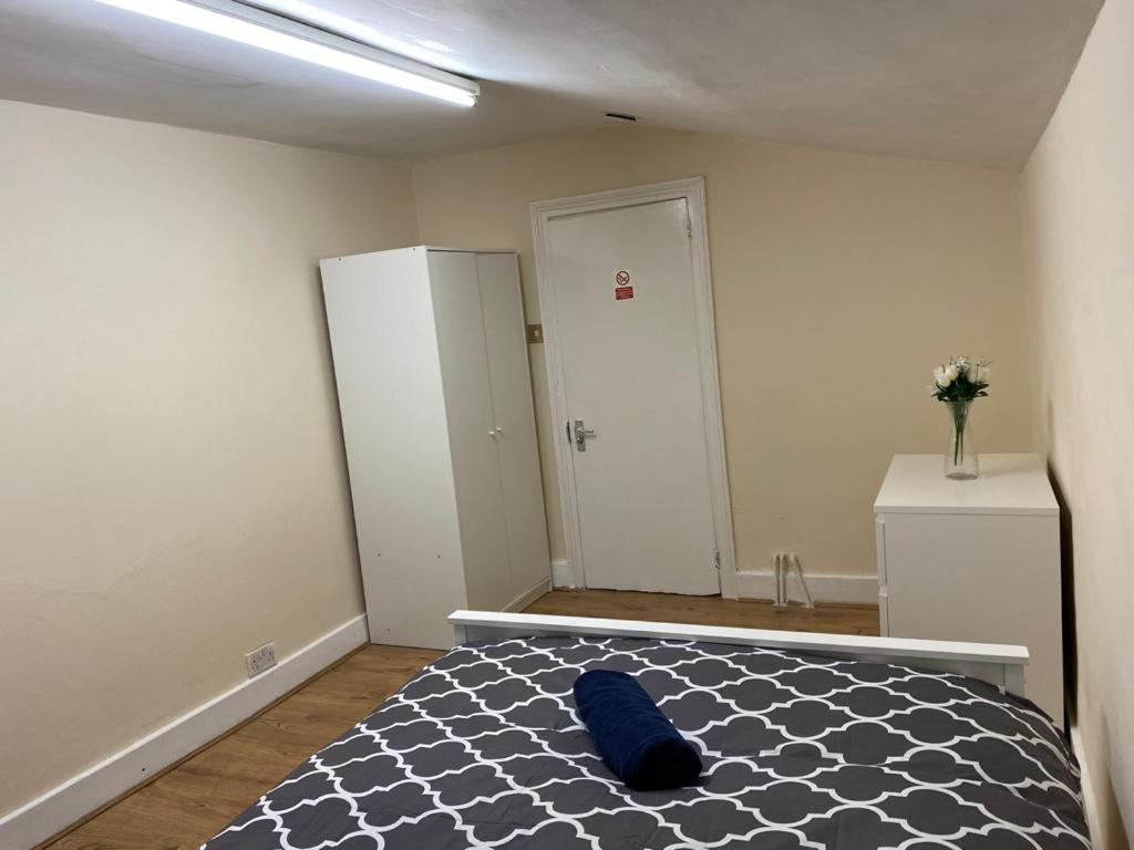 Spacious room near O2 Greenwich and Central London