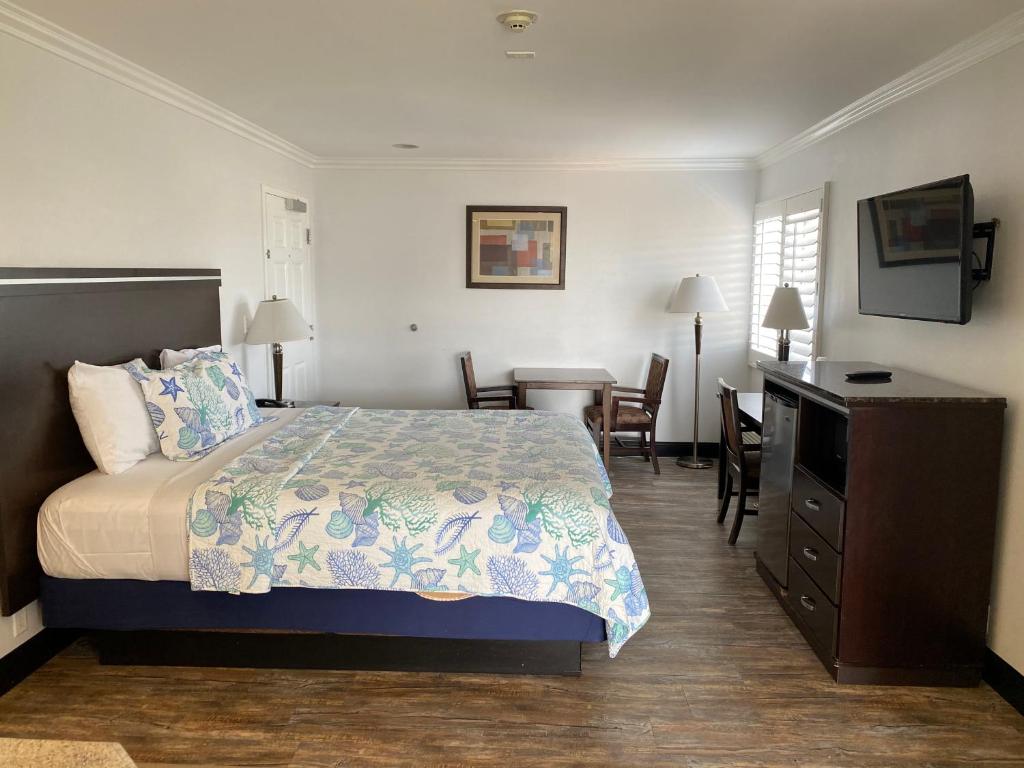 Ocean Surf Inn & Suites - 带水疗浴和海景的主要房间 - 仅成人