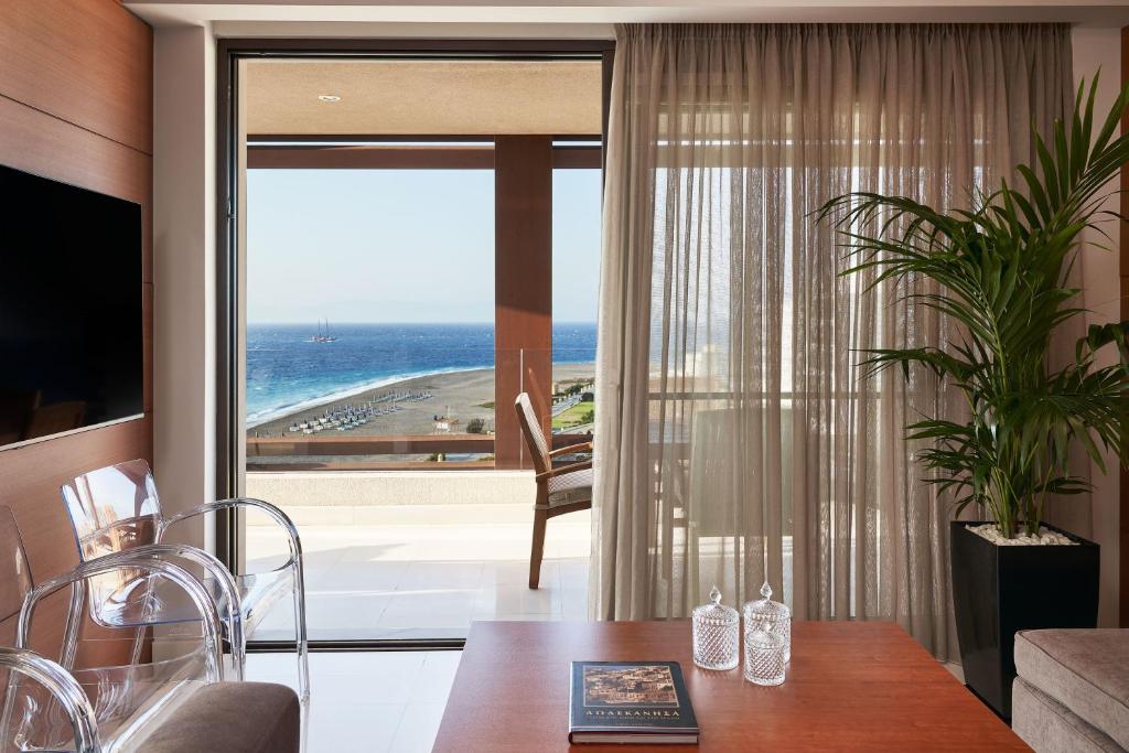 Bellevue On The Beach Suites - 14