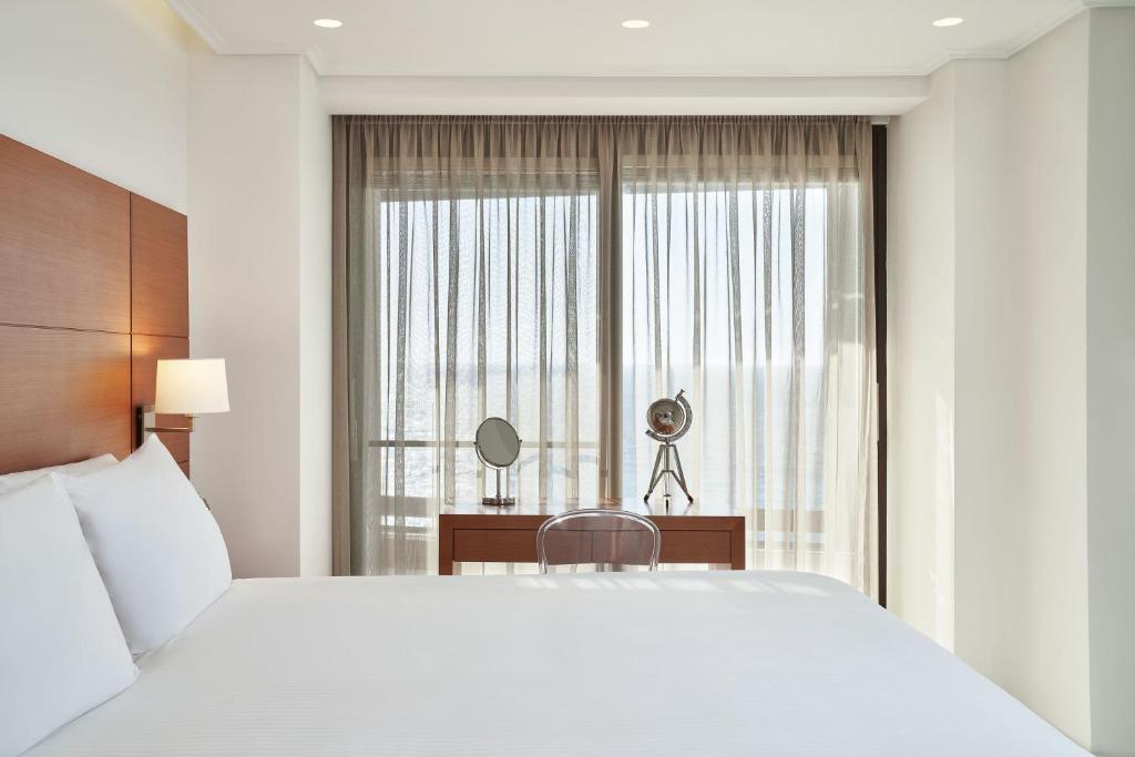 Bellevue On The Beach Suites - 15