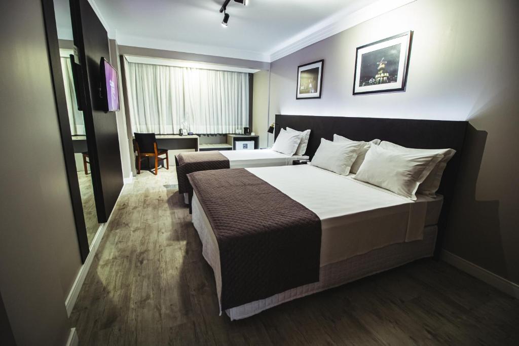  Santa Inn Hotel