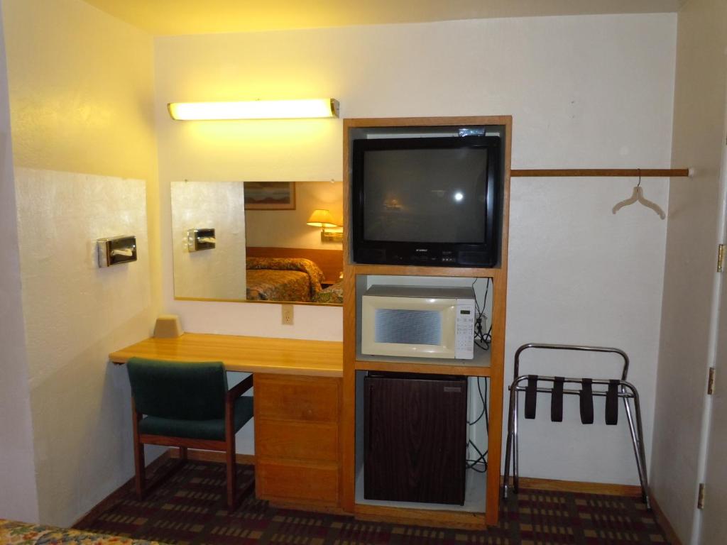 Kuchyň nebo kuchyňský kout v ubytování Value Inn