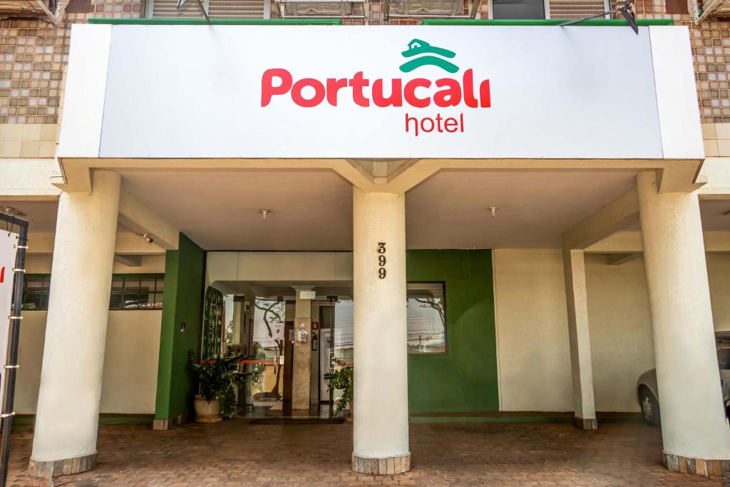  Hotel Portucali