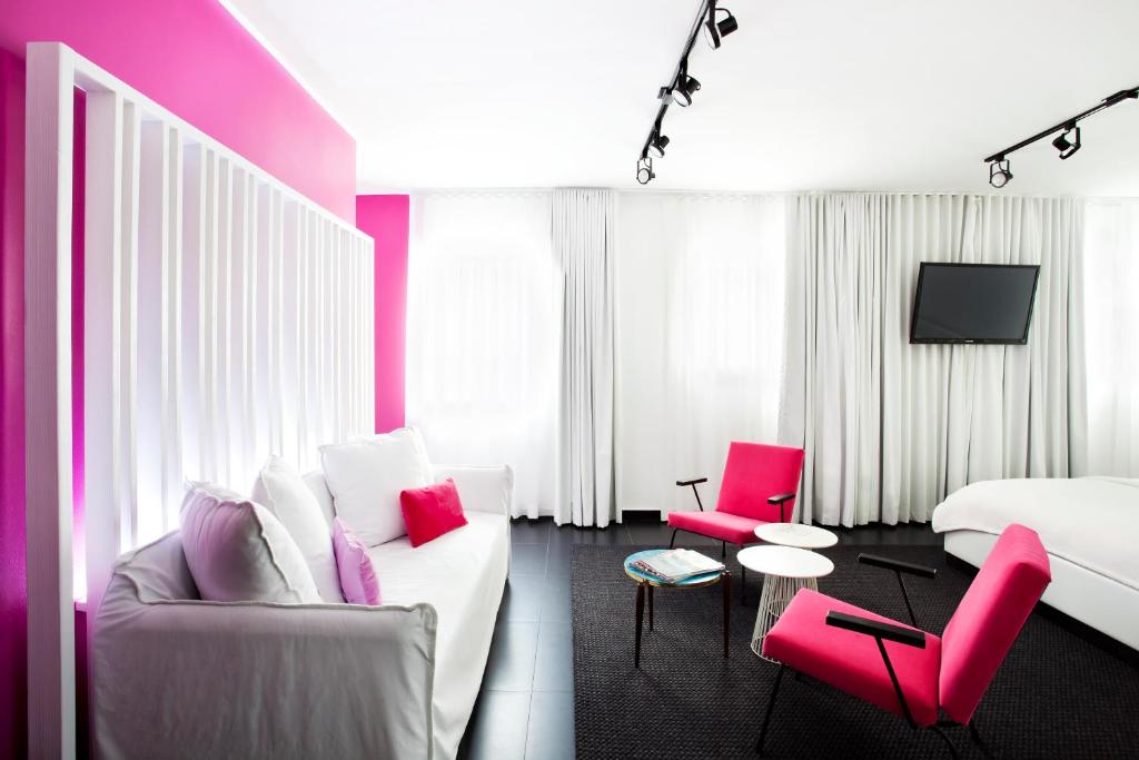 Blanc Kara- Adults Only - Large Suite