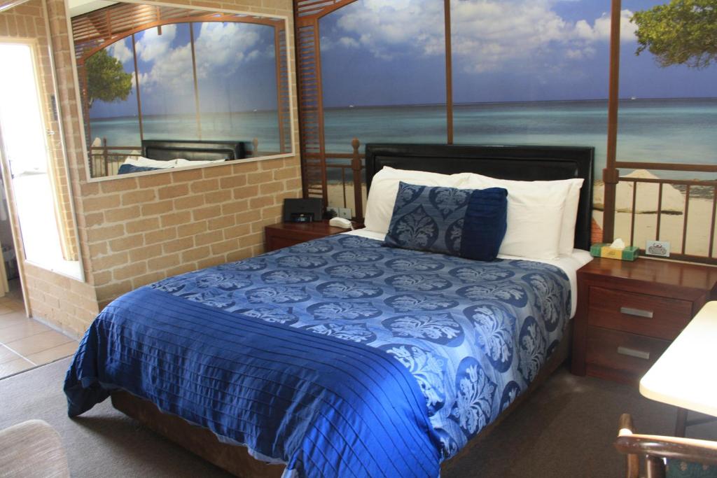 Grand Manor Motor Inn - Housity
