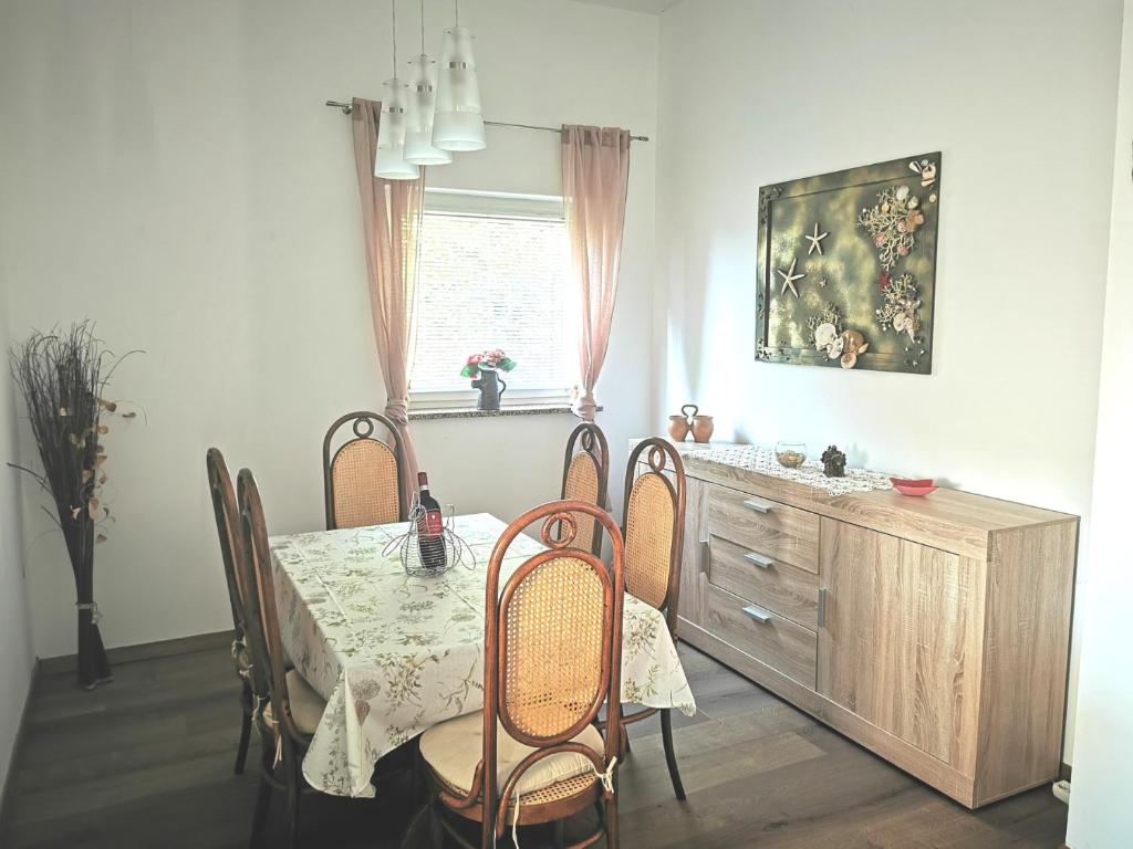 Fotografia z galérie ubytovania Kuća za odmor Teja v Trogiri