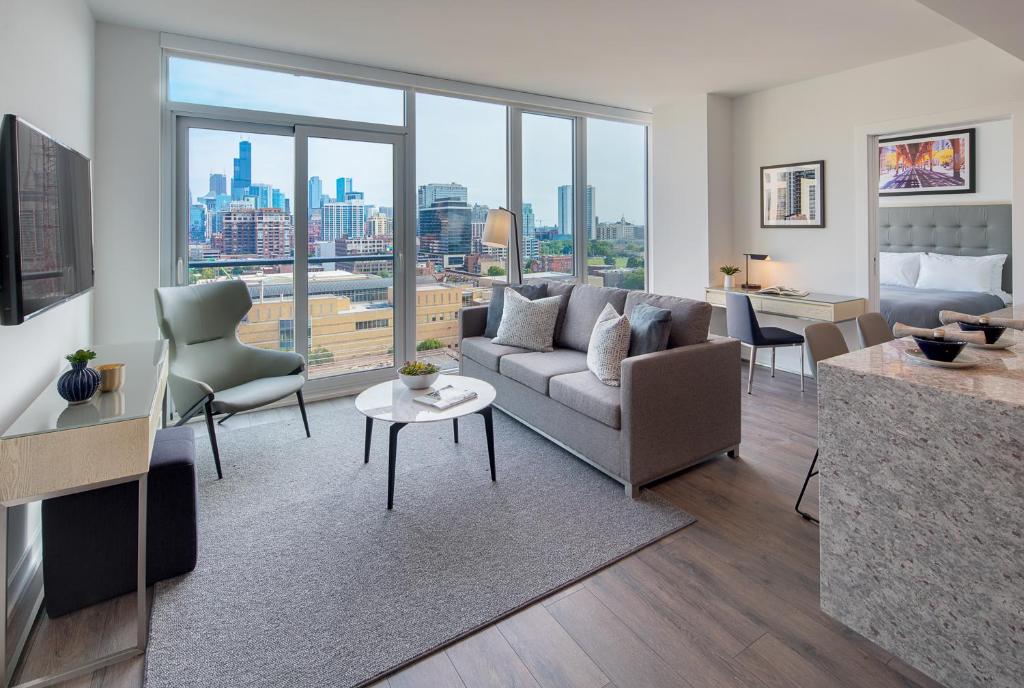 Level Chicago - Old Town - 