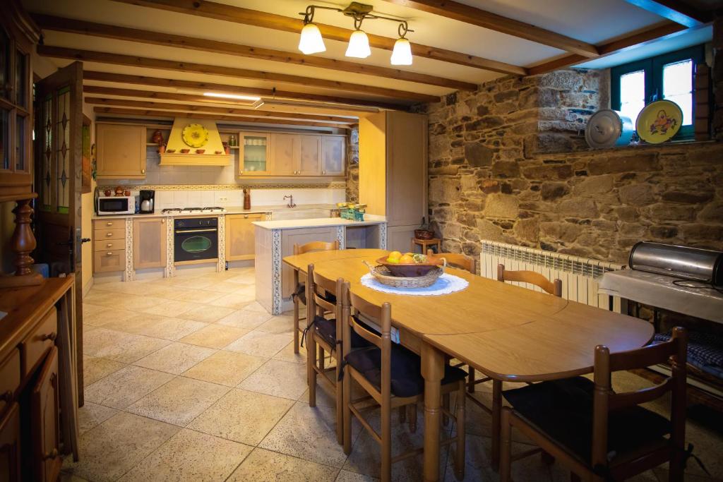 A kitchen or kitchenette at Casa de Barreiro