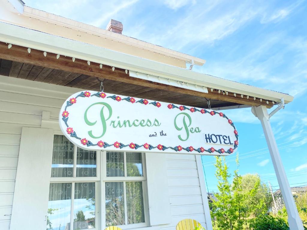 Certifikát, hodnocení, plakát nebo jiný dokument vystavený v ubytování Princess and the Pea Hotel