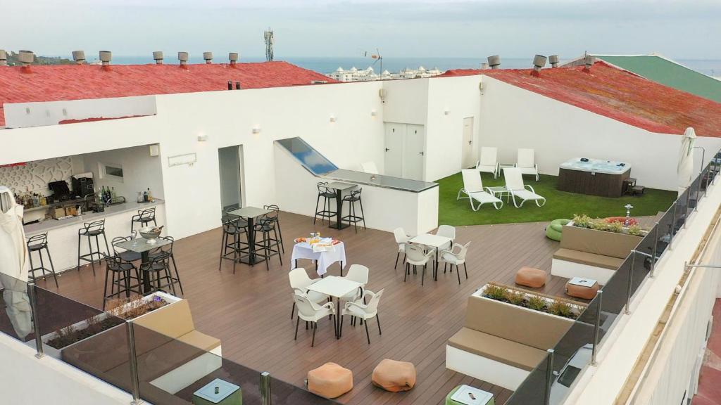 DAOS Suites & Terrace Marbella - Resim 24