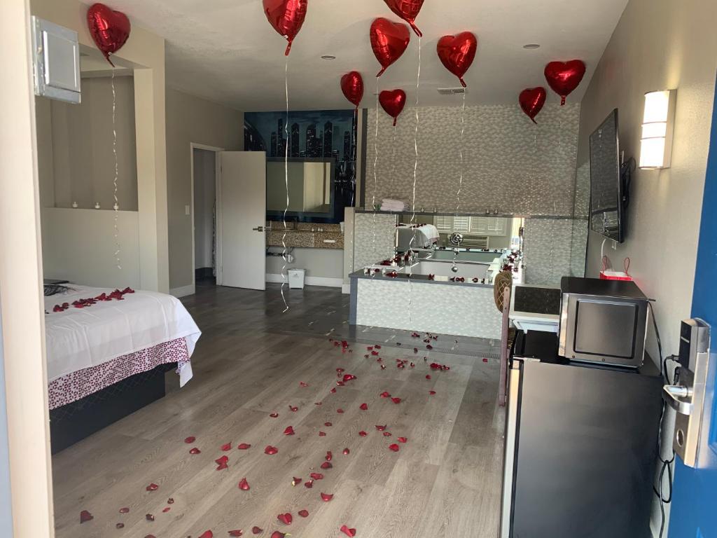 Mid City Inn & Suites Pico Rivera - Chambre King Avec Bain Spa