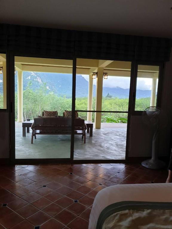 Billion Views Khaosok Homestay - 9