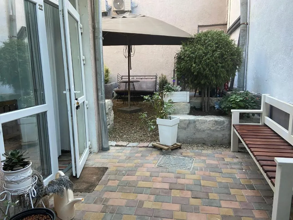 Odessa center Apartment with Patio, Odesa, Ucraina