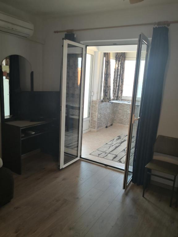 Łóżko lub łóżka w pokoju w obiekcie Apartments Kresic
